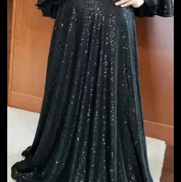 Maxi - Picture 4 of 6